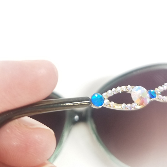 Green Rhinestone Sparkle Sunglasses - Picture 15 of 15